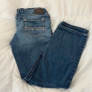 ARIAt jeans